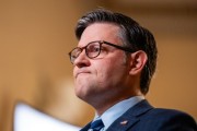 伊犁哈萨克特朗普税改案参议院过关有望 共和党议员无人声援马斯克