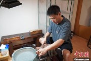 伊犁哈萨克成都“90后”小伙“十年磨一剑”：从爱好者到守艺人 传播中国文化